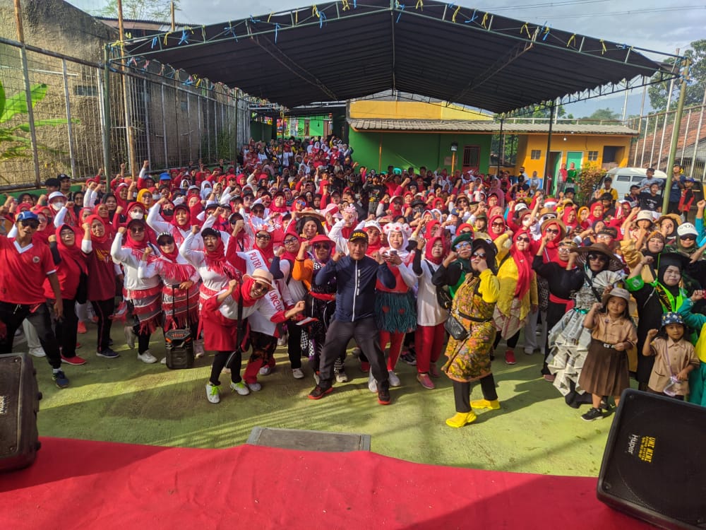 GERAK JALAN SANTAI MEMPERINGATI HUT RI YANG KE-77